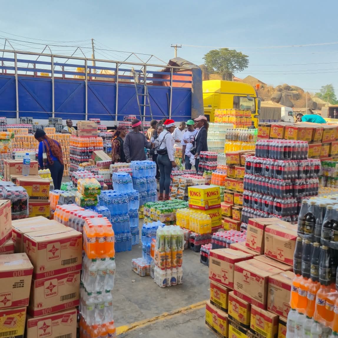 Customers shopping at DO5 Stores